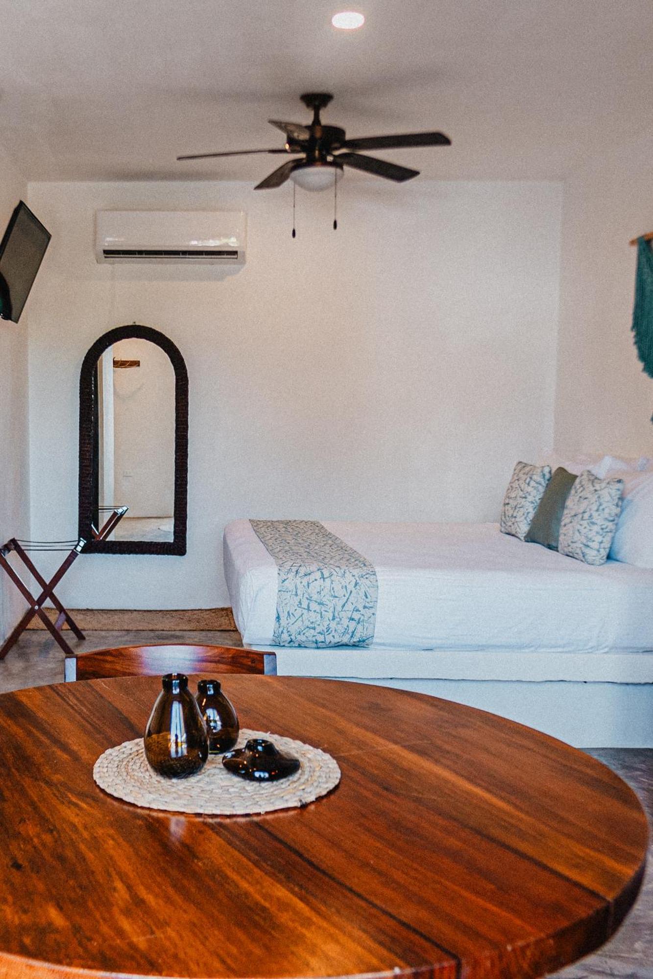 Hau Holbox, Oceanfront Boutique Hotel Exterior foto